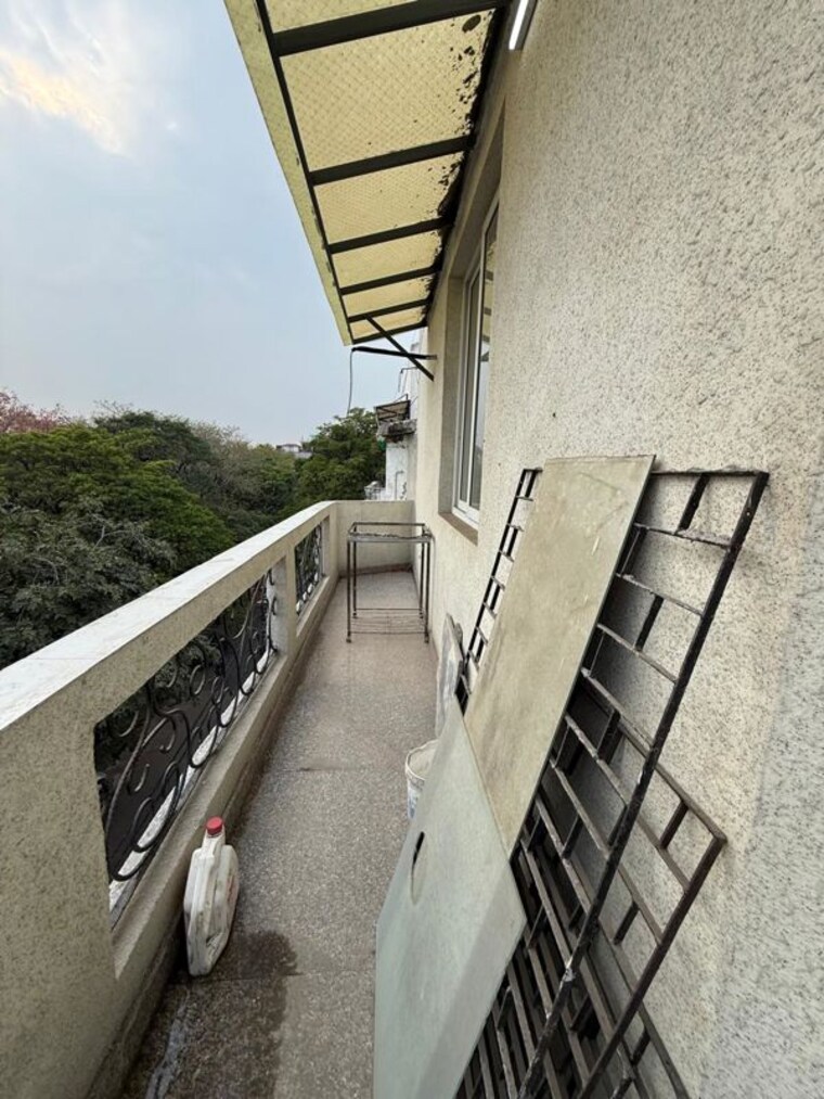 Balcony, nehru enclave 3 Bedroom 1800 Sq.Ft. Builder Floor In Nehru Enclave Delhi 10166091