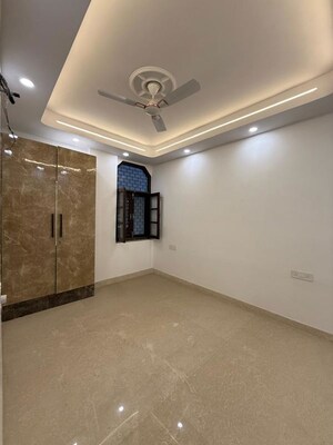 Room in 3 BHK Builder Floor at Nehru Enclave – for Sale