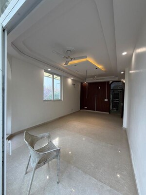 Room in 3 BHK Builder Floor at Nehru Enclave – for Sale