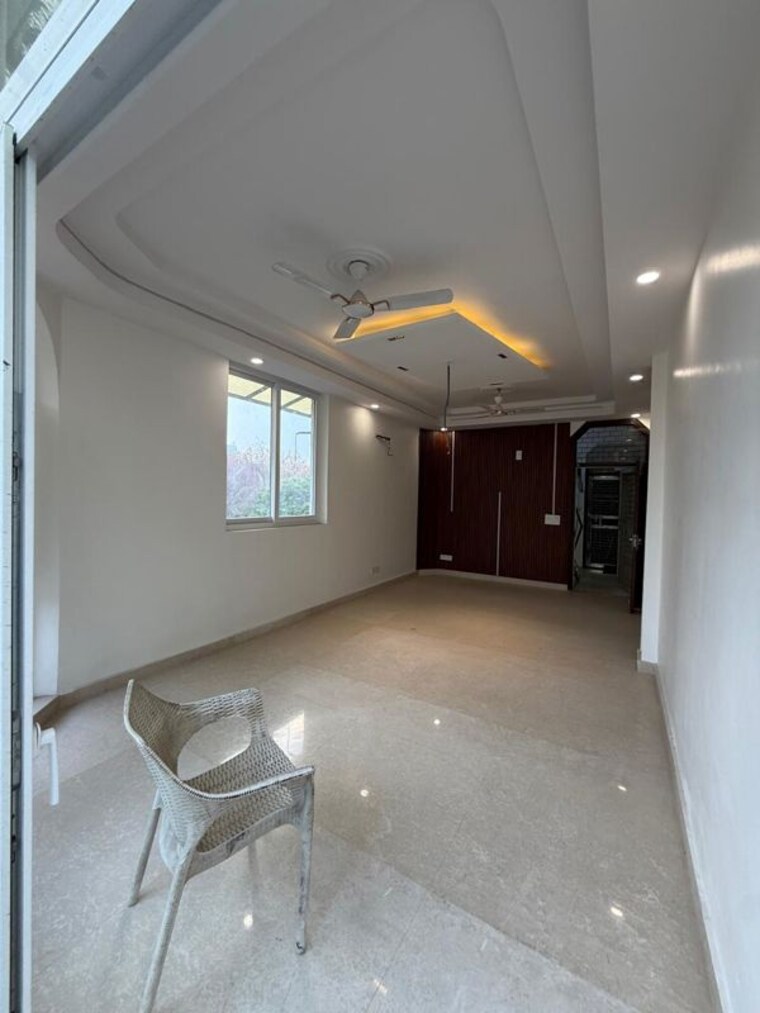 Room, nehru enclave 3 Bedroom 1800 Sq.Ft. Builder Floor In Nehru Enclave Delhi 10166091