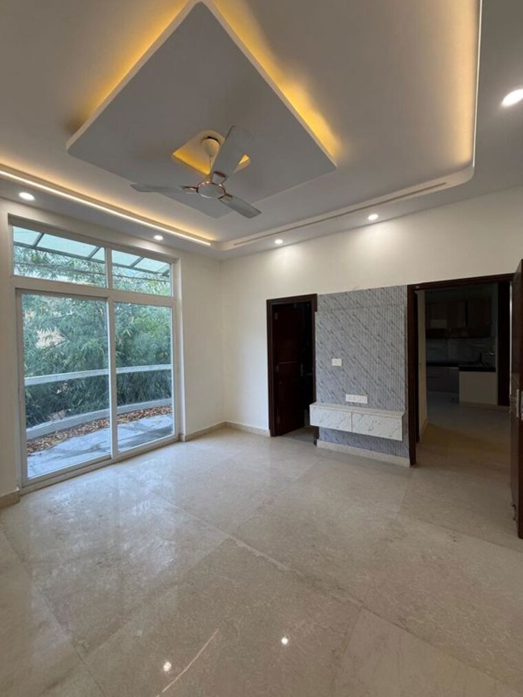 Room, nehru enclave 3 Bedroom 1800 Sq.Ft. Builder Floor In Nehru Enclave Delhi 10166091
