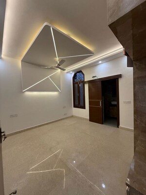 Room in 3 BHK Builder Floor at Nehru Enclave – for Sale