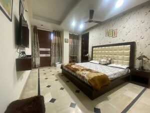 Bedroom in 3 BHK Builder Floor at Safdarjung Enclave – for Rent