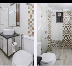 Attached Bathroom in 3 BHK Builder Floor at Safdarjung Enclave – for Rent
