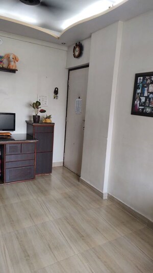 Room in 2 BHK Apartment at Vibha CHS Malad West, Malad West – for Rent