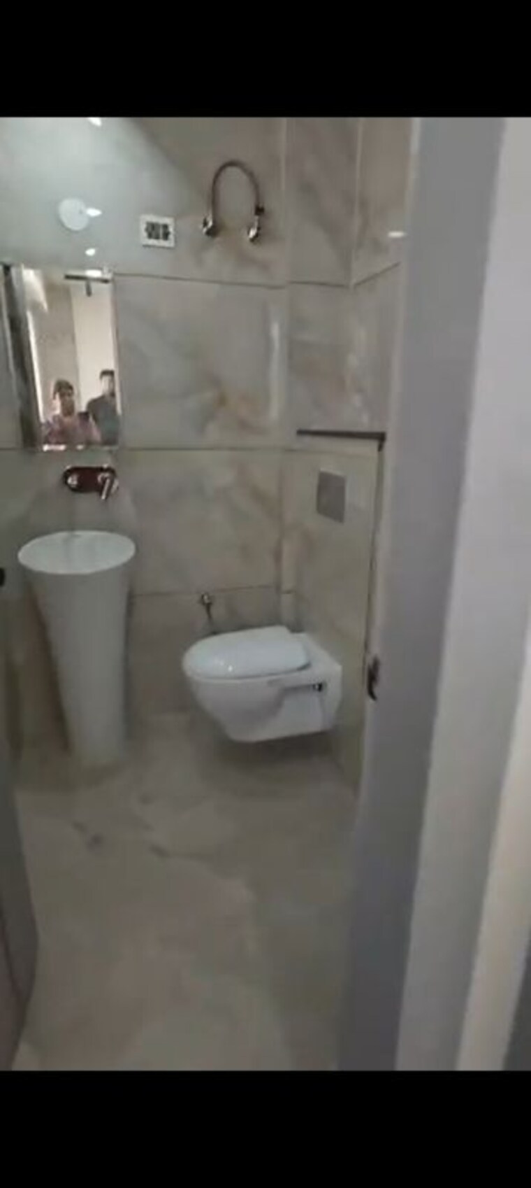 Bathroom, indrapuram 3 Bedroom 115 Sq.Mt. Builder Floor In Indrapuram Ghaziabad 10166102