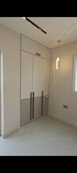 Room in 3 BHK Builder Floor at Indrapuram – for Sale