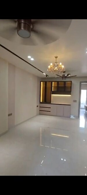 Room in 3 BHK Builder Floor at Indrapuram – for Sale