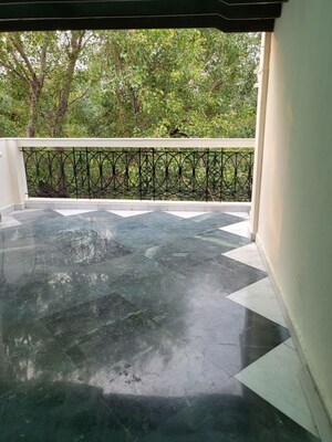 Balcony in 3 BHK Builder Floor at Safdarjung Enclave – for Rent