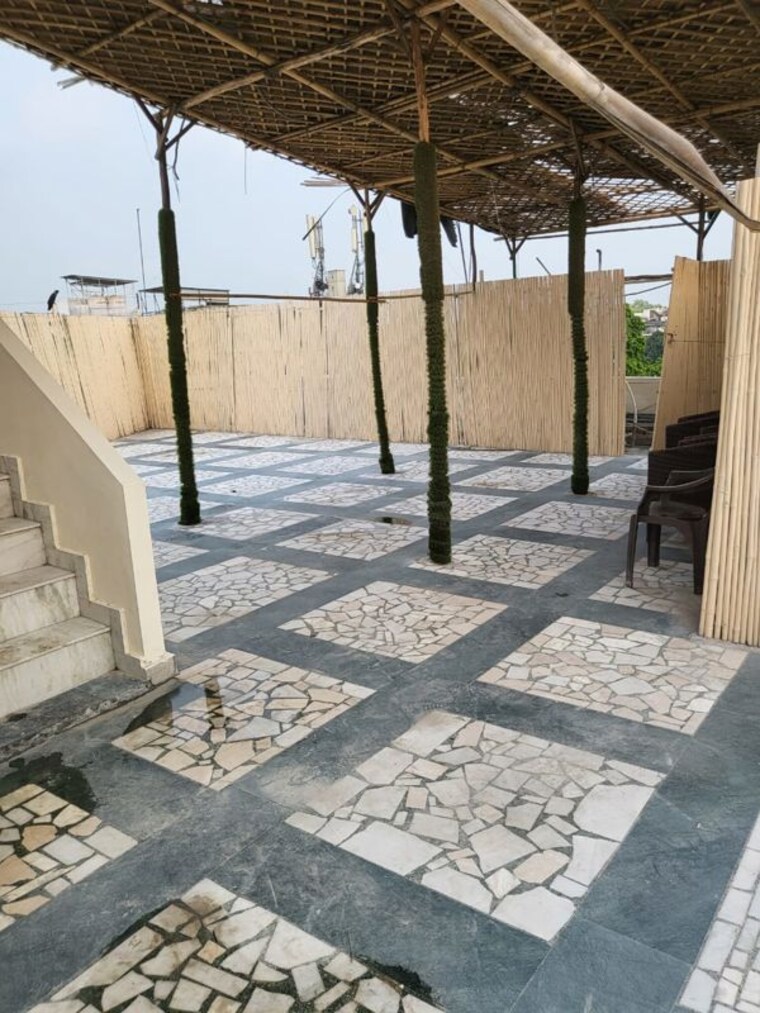 Terrace, safdarjung enclave 3 Bedroom 1800 Sq.Ft. Builder Floor In Safdarjung Enclave Delhi 10166108