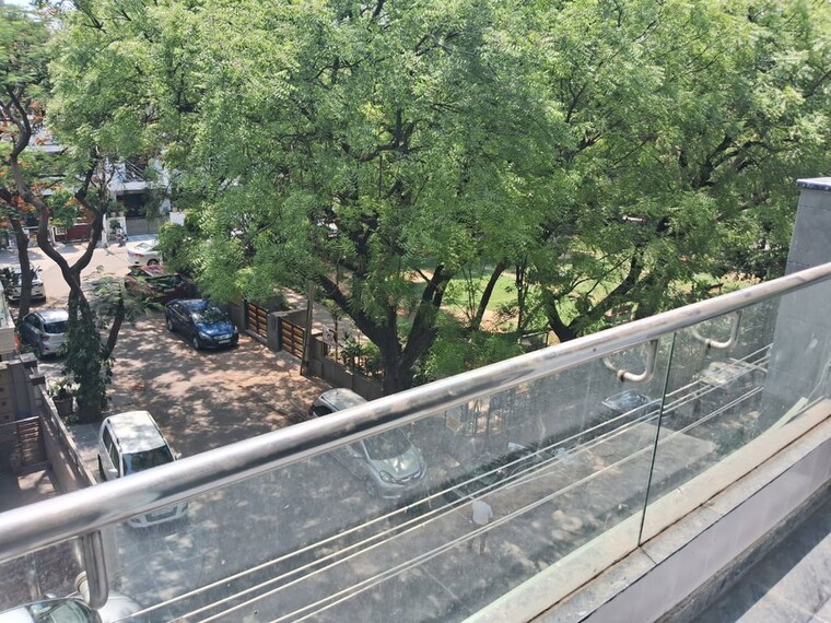 Balcony, safdarjung enclave 3 Bedroom 1800 Sq.Ft. Builder Floor In Safdarjung Enclave Delhi 10166116