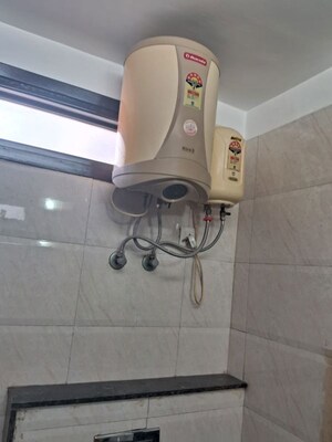 Bathroom in 3 BHK Builder Floor at Safdarjung Enclave – for Rent