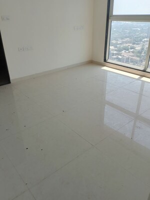 Room in 3 BHK Apartment at Runwal Nirvana, Parel – for Rent