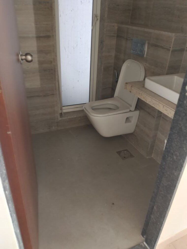 Bathroom, runwal-nirvana 3 Bedroom 1250 Sq.Ft. Apartment In Parel Mumbai 10166123