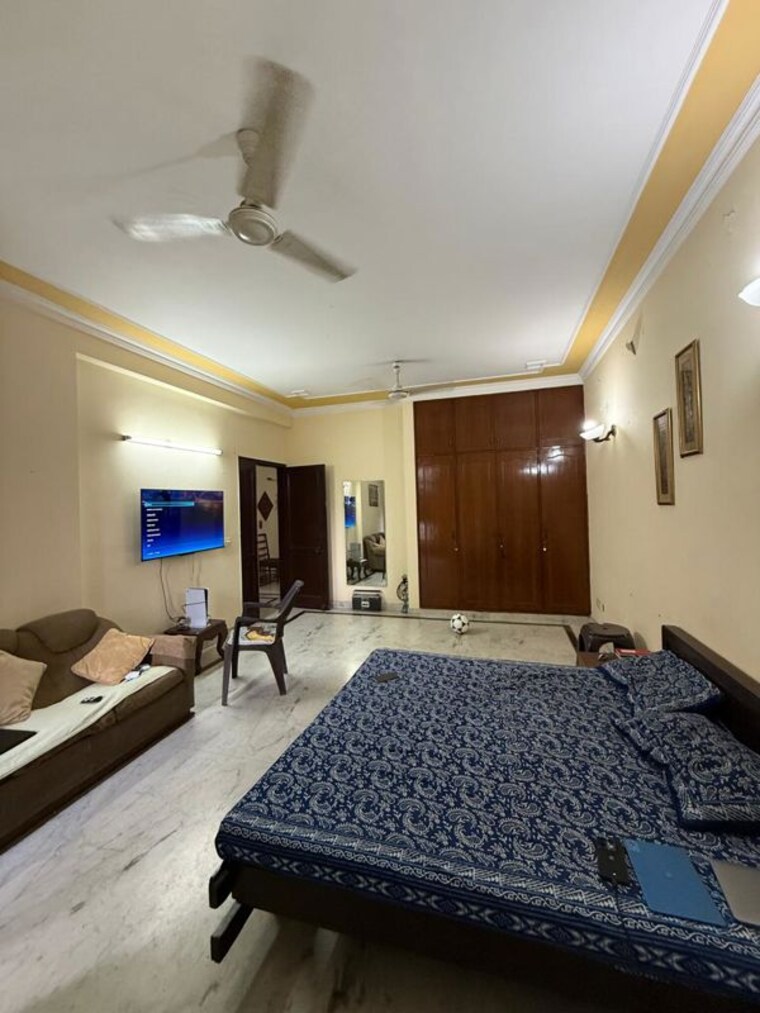 Bedroom, kalkaji 3 Bedroom 2000 Sq.Ft. Builder Floor In Kalkaji Delhi 10166129