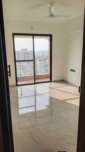 Room in 2 BHK Apartment at Unique Youtopia, Kharadi – for Rent