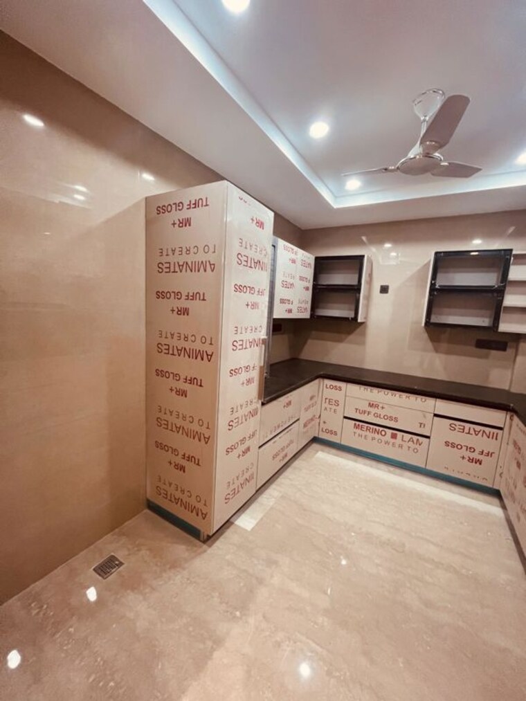 Living Room, sarvapriya vihar 4 Bedroom 230 Sq.Yd. Builder Floor In Sarvapriya Vihar Delhi 10166142