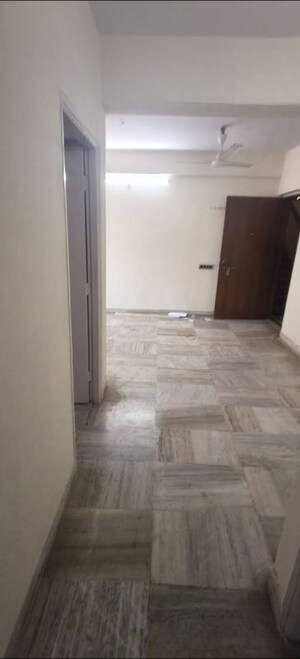 Room in 1 BHK Apartment at Evershine CHS Malad, Malad West – for Rent