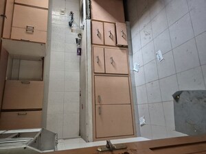 Bathroom in 2.5 BHK Apartment at Mayur Vihar – for Sale