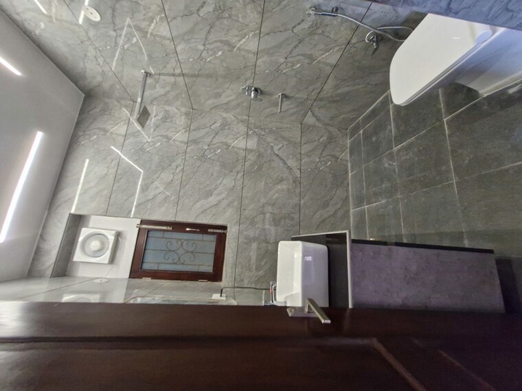 Bathroom, rwa-apartments-sector-41 4 Bedroom 180 Sq.Mt. Independent House In Sector 41 Noida 10166004
