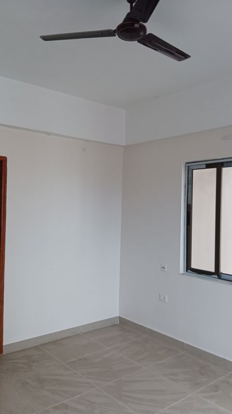 Room, lalmati 3 Bedroom 1300 Sq.Ft. Apartment In Lalmati Guwahati 10166185