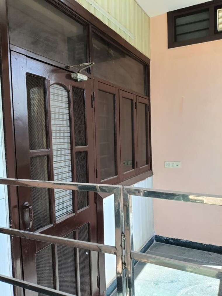 Balcony, indra nagar colony 3 Bedroom 150 Sq.Yd. Builder Floor In Indra Nagar Colony Dehradun 10166194