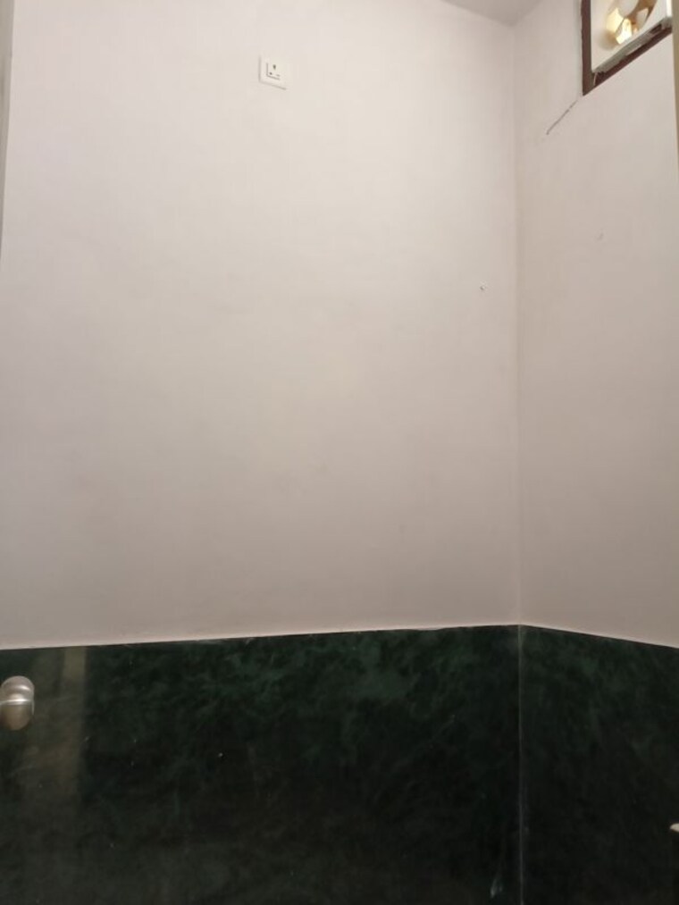 Bathroom, indra nagar colony 3 Bedroom 150 Sq.Yd. Builder Floor In Indra Nagar Colony Dehradun 10166194