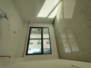 Room in 3 BHK Apartment at Kalpataru Immensa B, Kolshet Road – for Rent