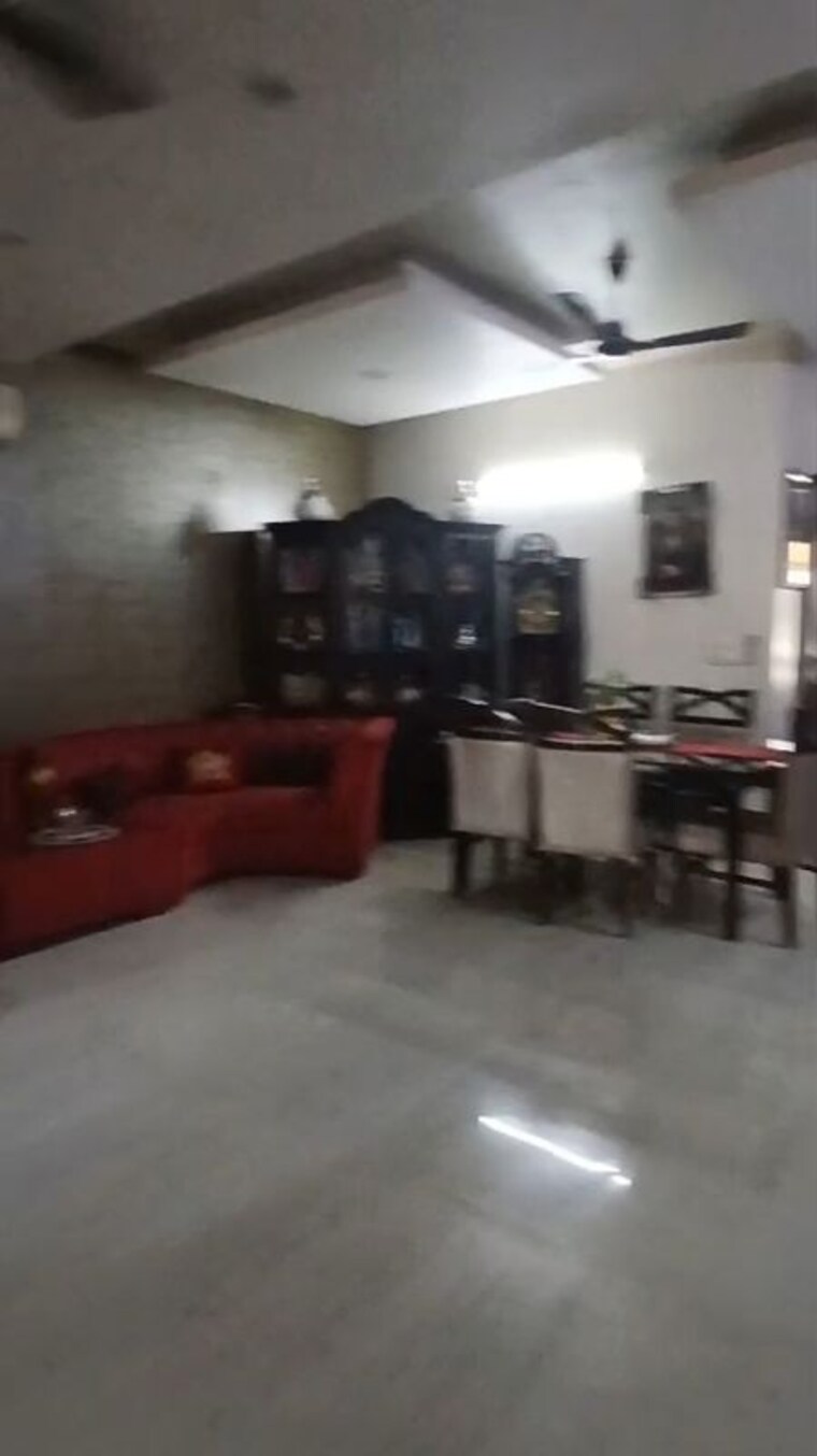 Living Room, sector 28 3 Bedroom 250 Sq.Yd. Builder Floor In Sector 28 Faridabad 10166236