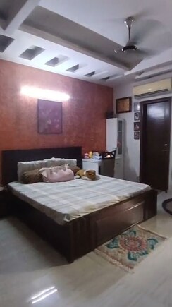 3 BHK + Pooja Room,Servant Room,Study Room,Extra Room Builder Floor For Sale in Sector 28