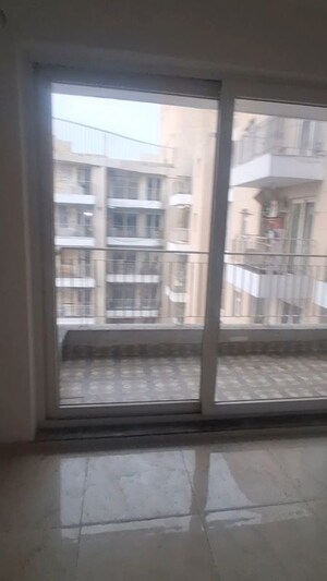 Room in 3 BHK Apartment at BPTP Discovery Park, Sector 80 – for Sale