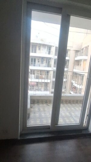 Building Lobby in 3 BHK Apartment at BPTP Discovery Park, Sector 80 – for Sale