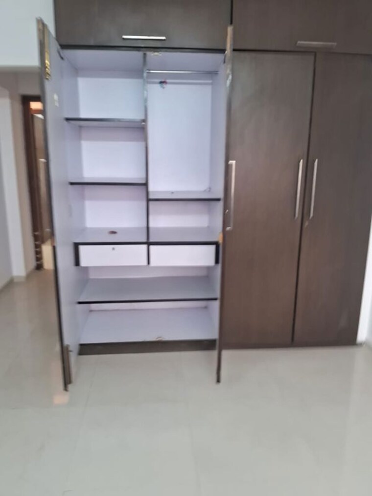 Bathroom, raheja-estate 3 Bedroom 1200 Sq.Ft. Apartment In Borivali East Mumbai 10166262