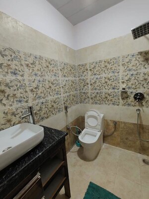 Master Bedroom in 3 BHK Builder Floor at Jakhan – for Rent