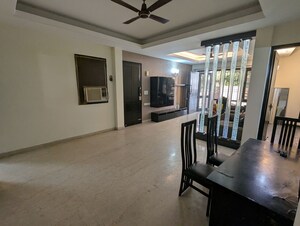 Gym in 3 BHK Builder Floor at South City 2 – for Rent