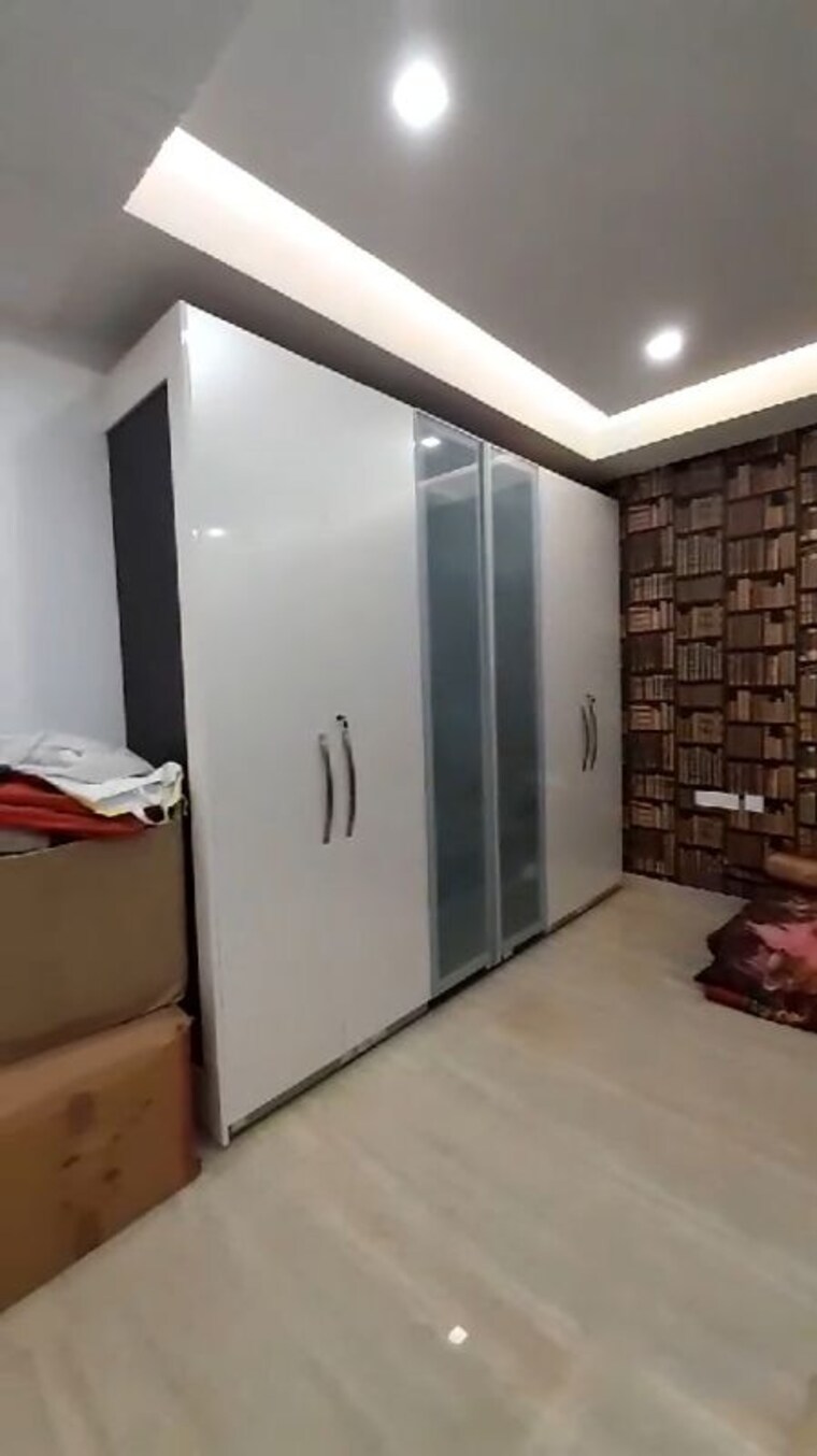 Room, sector 85 4 Bedroom 350 Sq.Yd. Builder Floor In Sector 85 Faridabad 10166274