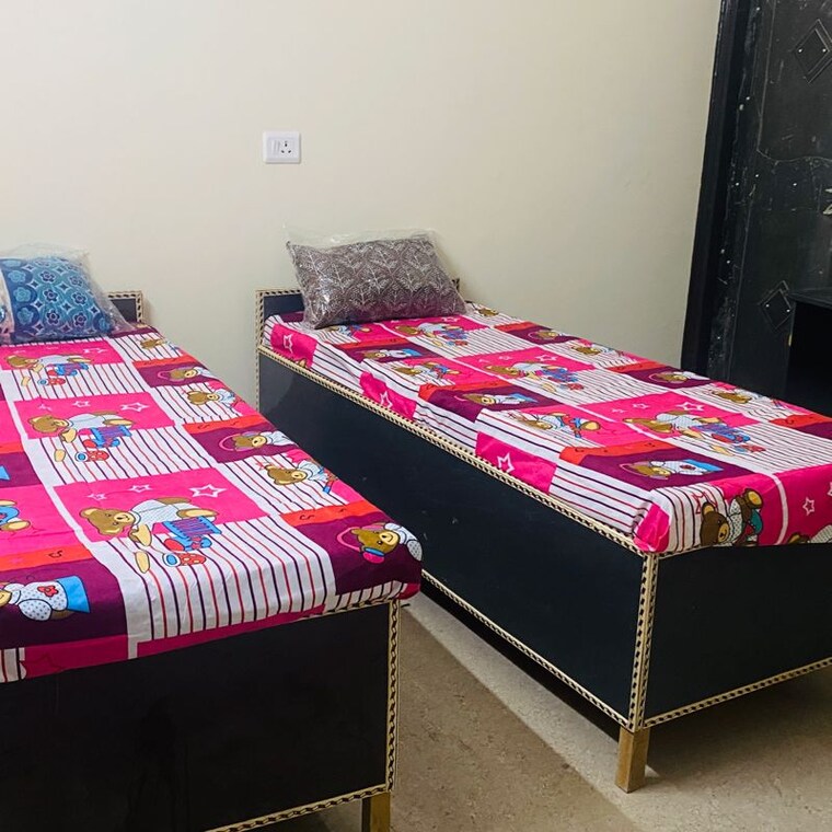 Bedroom, sector 59 Pg For Girls In Sector 59 10166299