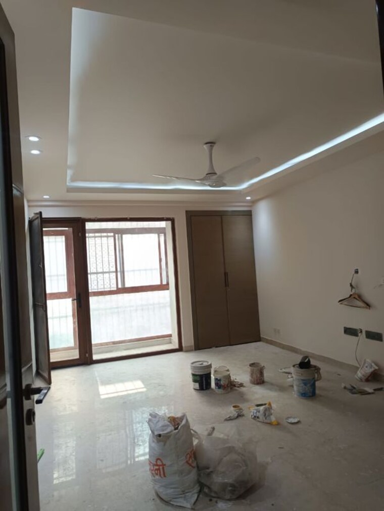 Room, panchsheel park 4 Bedroom 500 Sq.Yd. Builder Floor In Panchsheel Park Delhi 10166300