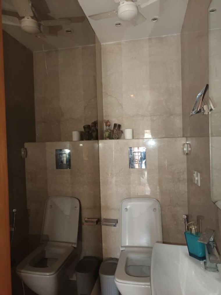 Bathroom, panchsheel park 4 Bedroom 500 Sq.Yd. Builder Floor In Panchsheel Park Delhi 10166300