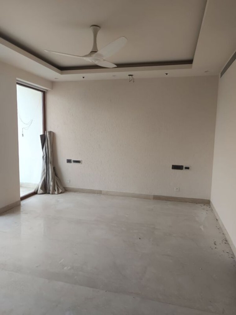 Room, panchsheel park 4 Bedroom 500 Sq.Yd. Builder Floor In Panchsheel Park Delhi 10166300