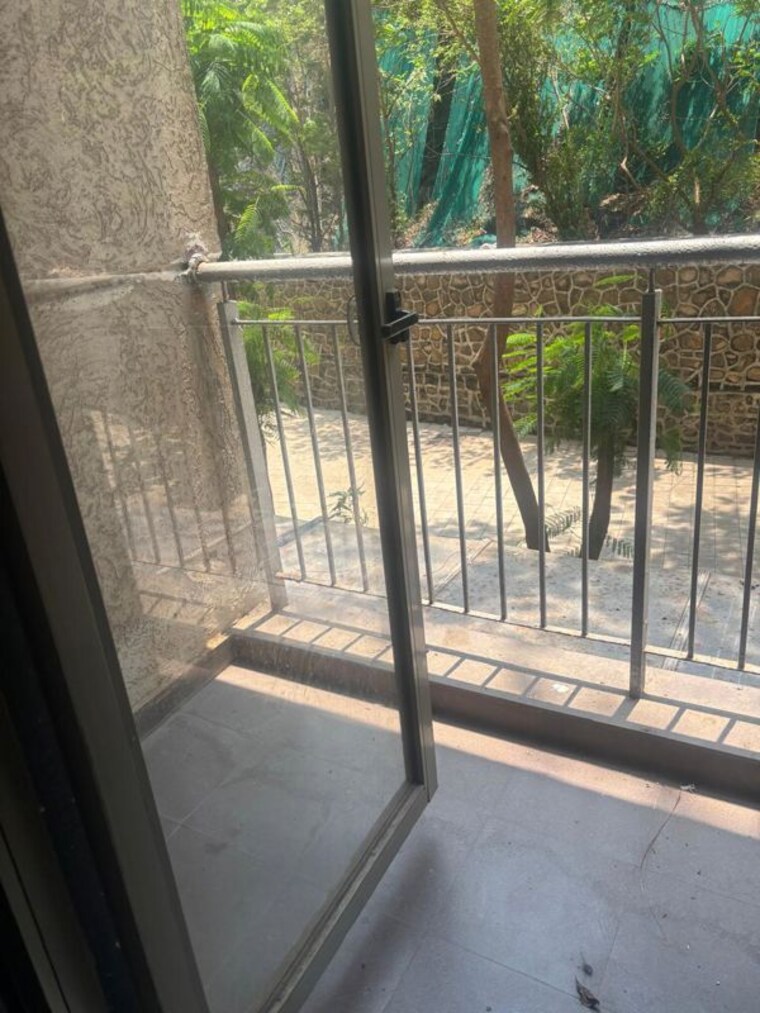 Balcony, lodha-splendora 2 Bedroom 650 Sq.Ft. Apartment In Ghodbunder Road Thane 10166322