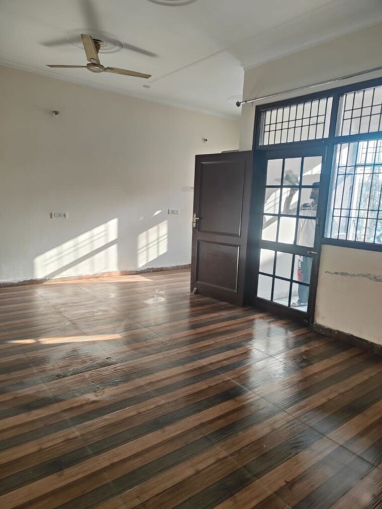 Room, sector 20 3 Bedroom 1660 Sq.Ft. Apartment In Sector 20 Panchkula 10166328