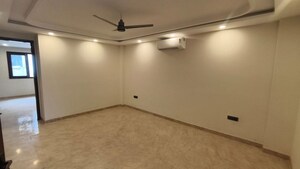 Room in 3 BHK Builder Floor at Malviya Nagar – for Rent