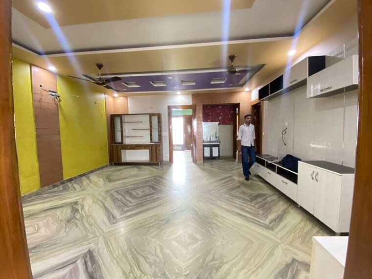 Room, baba-delta-square 6+ Bedroom 200 Sq.Yd. Independent House In Delta Ii Greater Noida Greater Noida 10166349