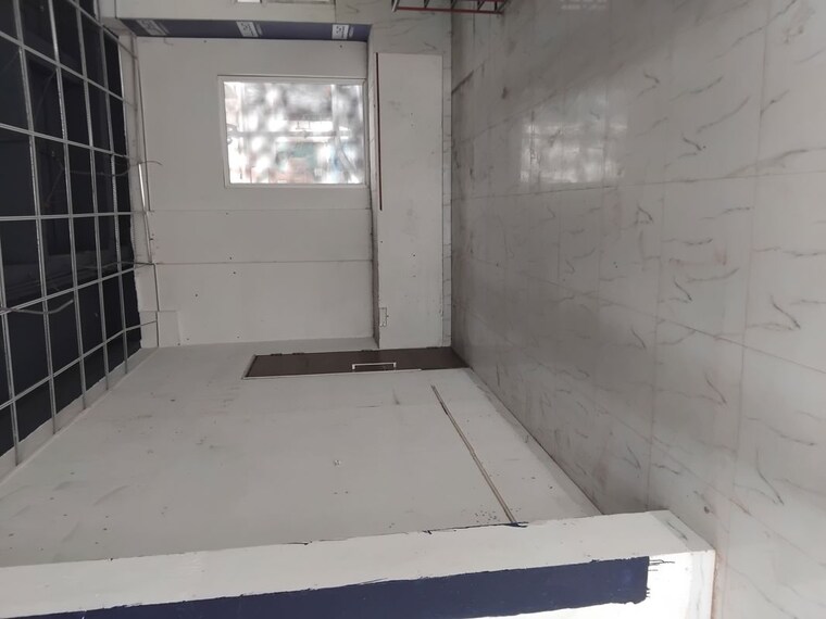 Room, omaxe-world-street Commercial Shop 500 Sq.Ft. In Sector 79 Faridabad 10166350