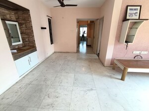 Room in 2 BHK Apartment at Vasant Vihar Complex, Pokhran Road No Two – for Rent