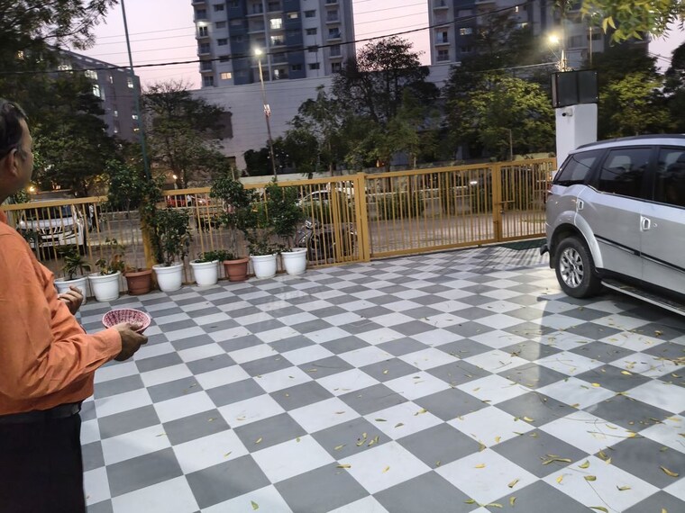  Parking, vibhuti khand Commercial Office Space in IT/SEZ 2050 Sq.Ft. In Vibhuti Khand Lucknow 10166375