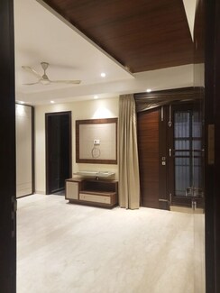 4 BHK + Pooja Room Builder Floor For Rent in Anand Vihar