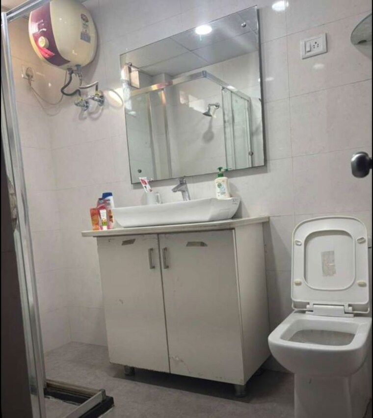 Bathroom, shri-ram-apartments-butler-colony 3 Bedroom 1800 Sq.Ft. Apartment In Butler Colony Lucknow 10166381