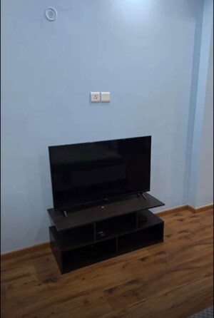 Furnished Amenities in 4 BHK Apartment at Eldeco Elegante, Vibhuti Khand – for Rent